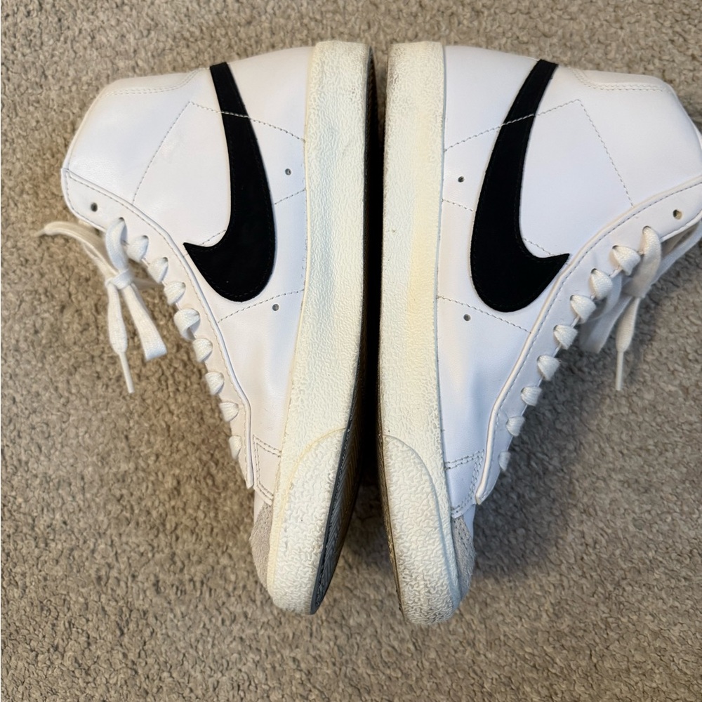 Nike Women's White and Gray High-Top Sneakers